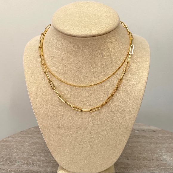 Gold snake chain necklace - Picture 6 of 7